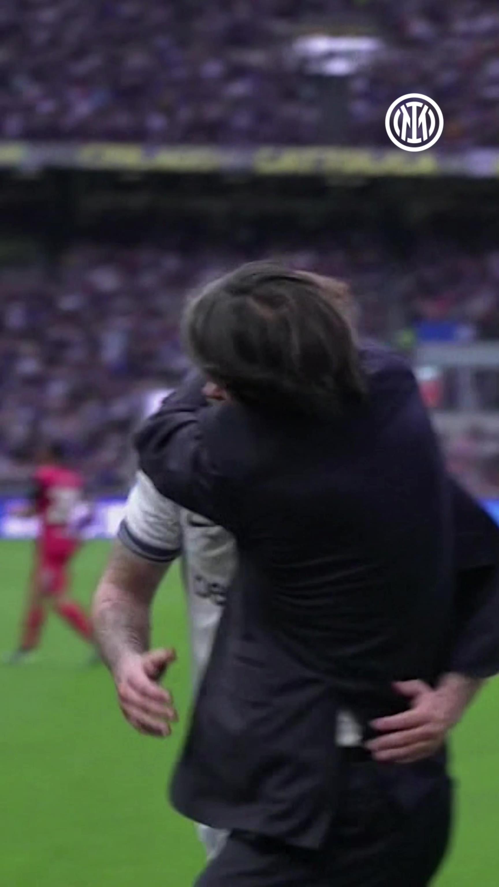 太銷魂，網(wǎng)友：阿瑙托維奇這腳傳球的確值得小因又摟又親